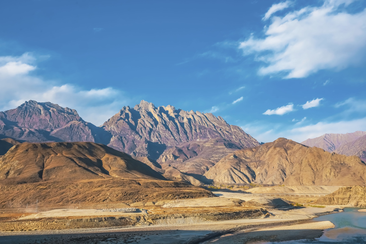 风景在路上--达拉岗布神山 西藏风光 加查风景 - 晓憩枫林 - 图虫