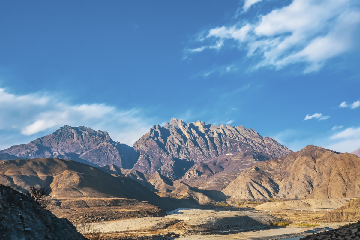 风景在路上--达拉岗布神山 西藏风光 加查风景 - 晓憩枫林 - 图虫