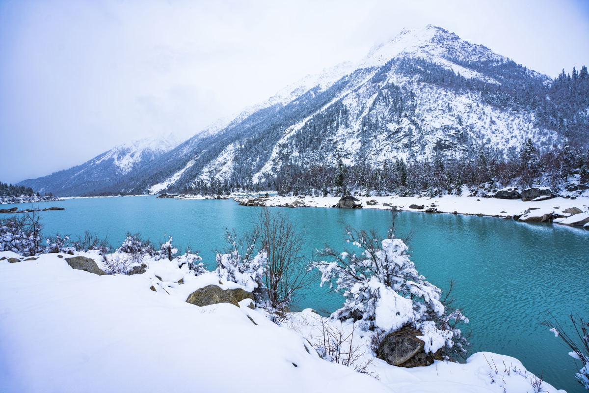 然乌湖雪景风光西藏昌都八宿县然乌湖风光摄影西藏林芝风景