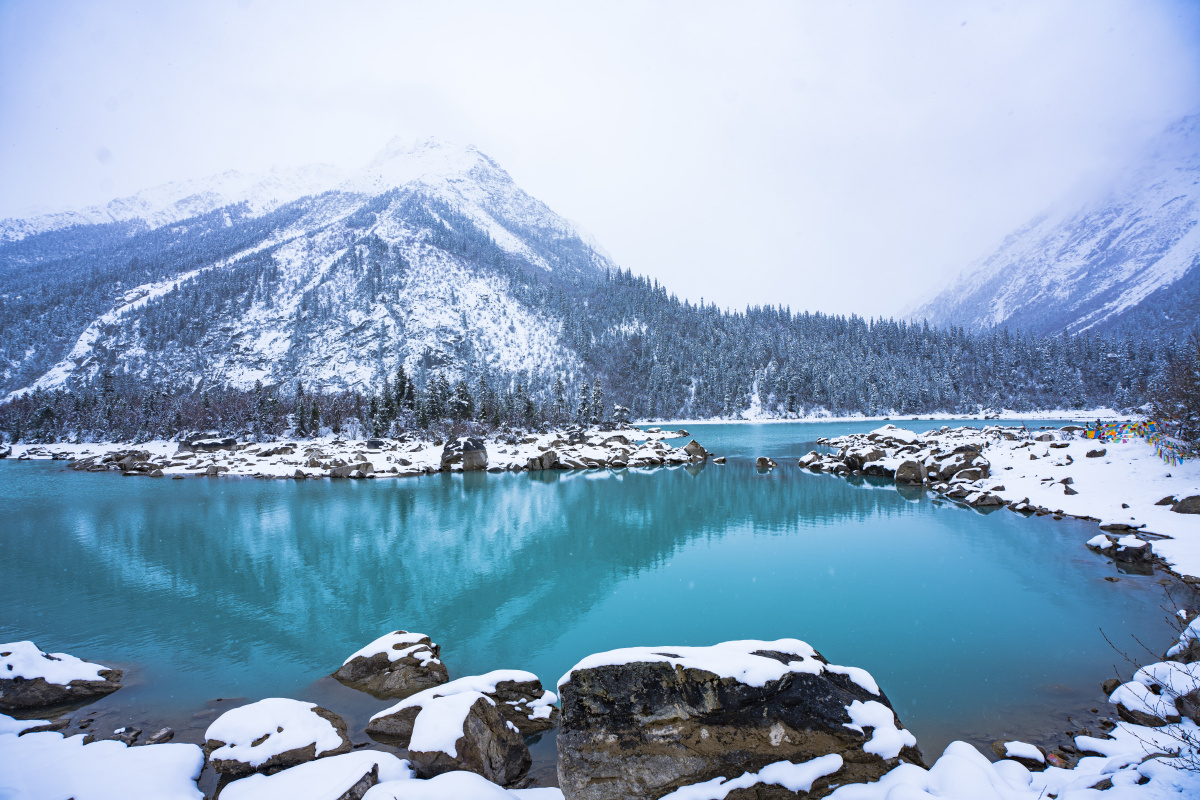 然乌湖雪景风光西藏昌都八宿县然乌湖风光摄影西藏林芝风景