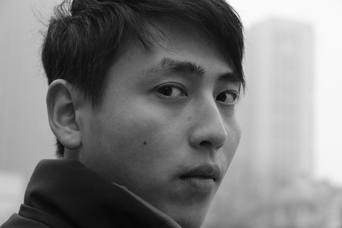 最近喜欢上给给拍黑白照