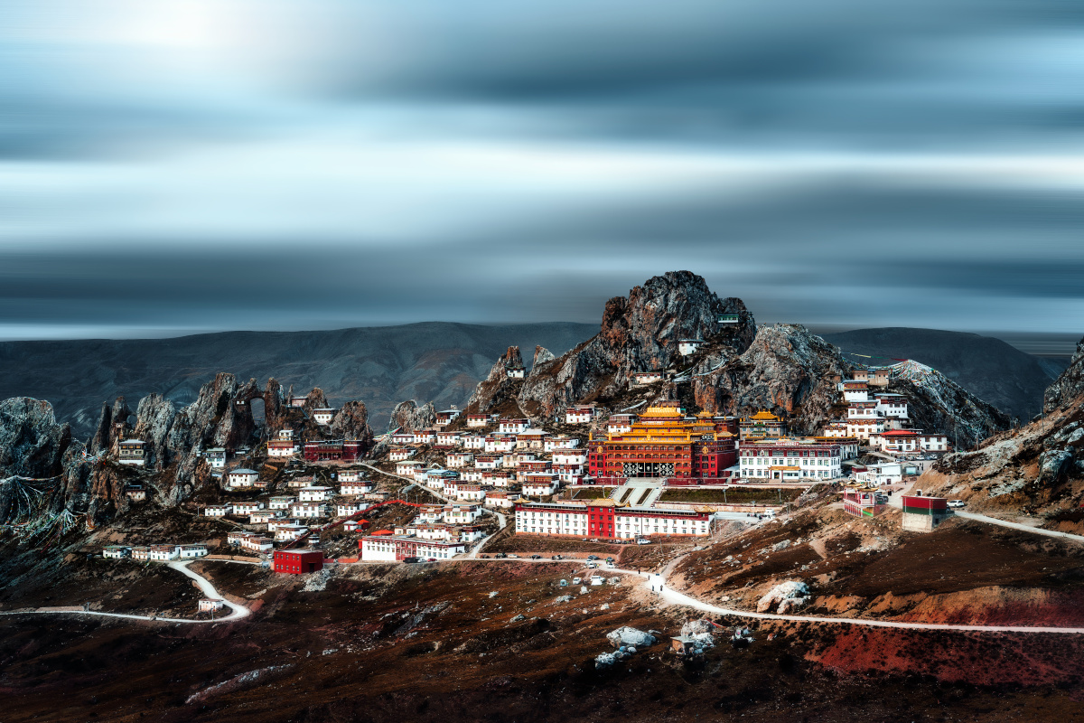 坐落在4800米高山上的寺庙孜珠寺