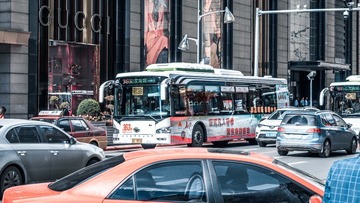 739485
