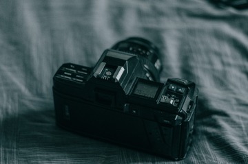 560794