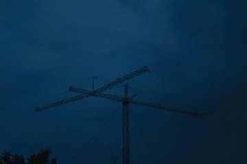 657042