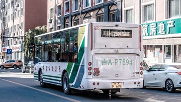 739436