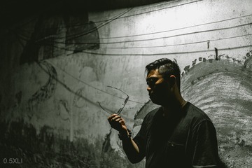 001