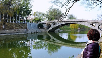 16829