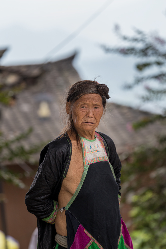 苗族老人
