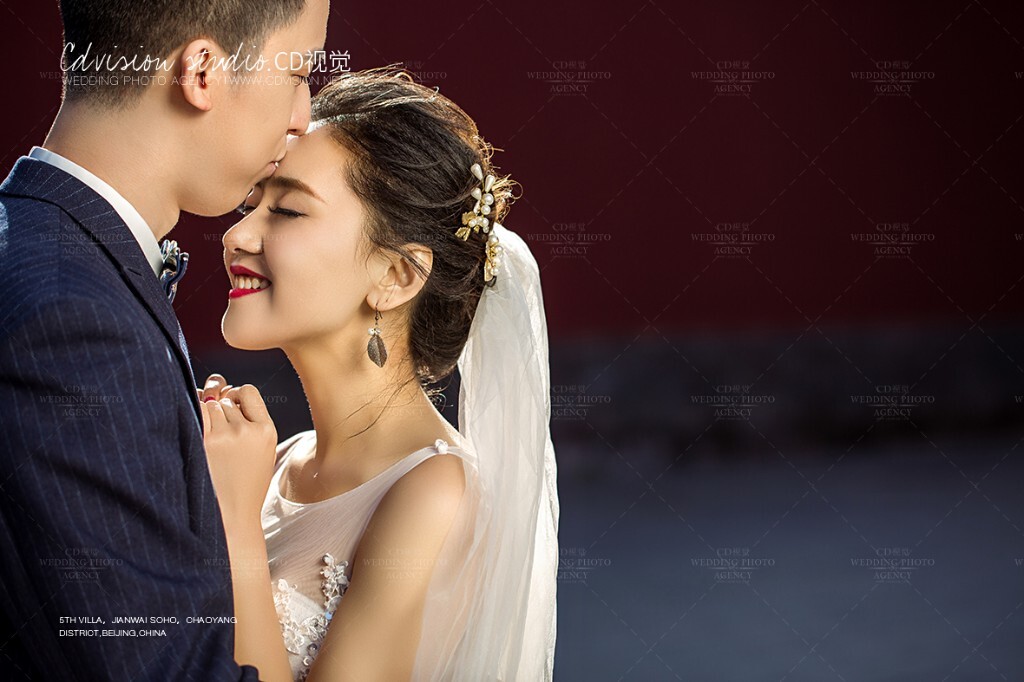 地点:北京太庙<br />
摄影:北京CD视觉婚纱摄影工作室<br />
CD视觉婚纱摄影工作室-太庙婚纱照客片<br />
官网:<a href="http://www.cdshijue.com" target="_blank" rel="nofollow">www.cdshijue.com</a><br />
微信:cdshijue