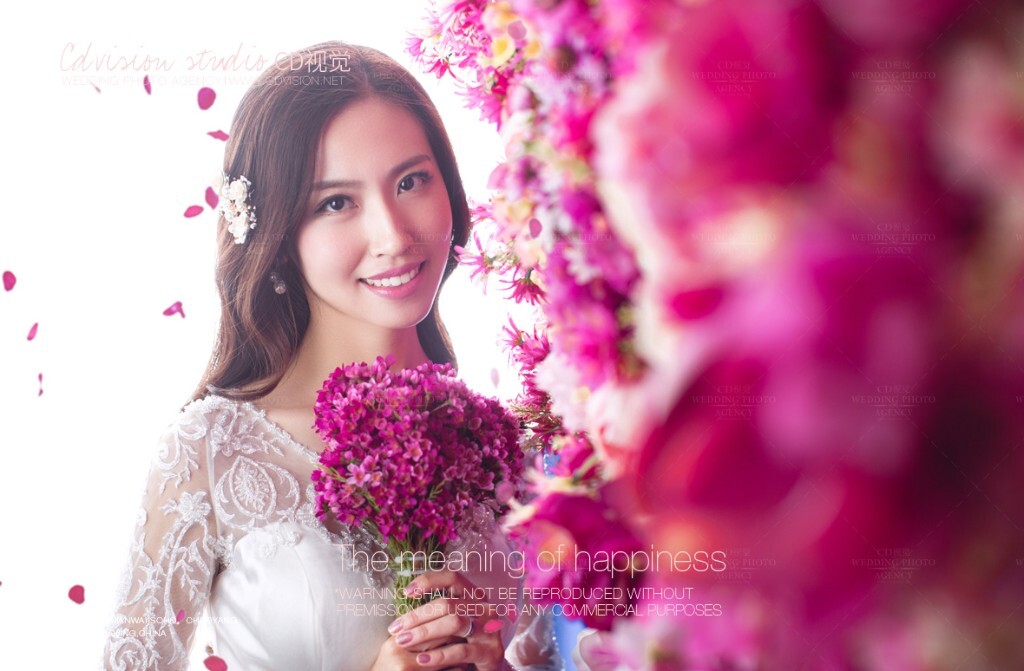 你是对的人【遇见花开】系列客片婚纱照作品欣赏<br />
摄影:CD视觉婚纱摄影<br />
风格:清新唯美<br />
官网:<a href="http://www.cdshijue.com" target="_blank" rel="nofollow">www.cdshijue.com</a><br />
微信:cdshijue