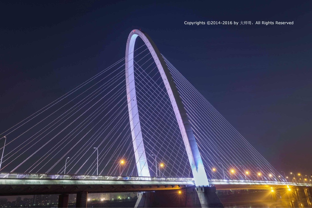 浐灞夜景彩虹桥
