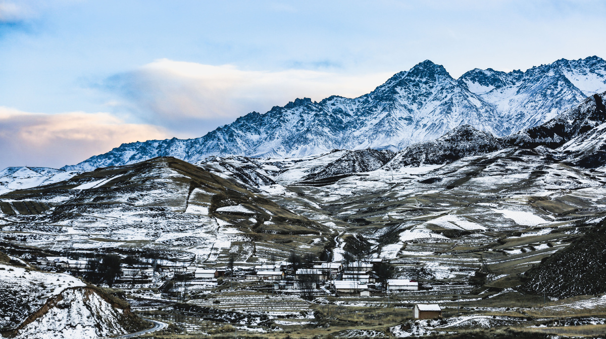 山下那静卧的村庄