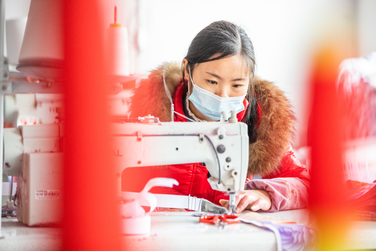 打工妹回乡在农村年入千万