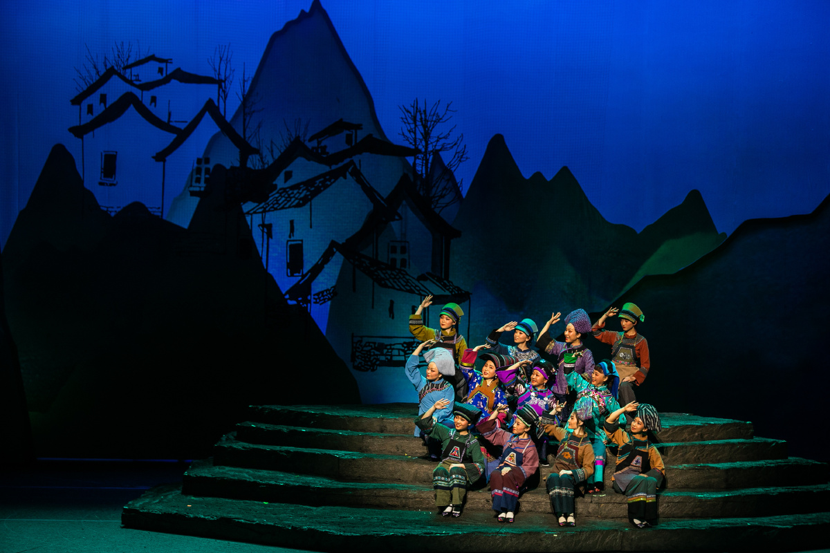 贵州毕节黔剧腊梅迎香讲述一个当代女愚公的故事