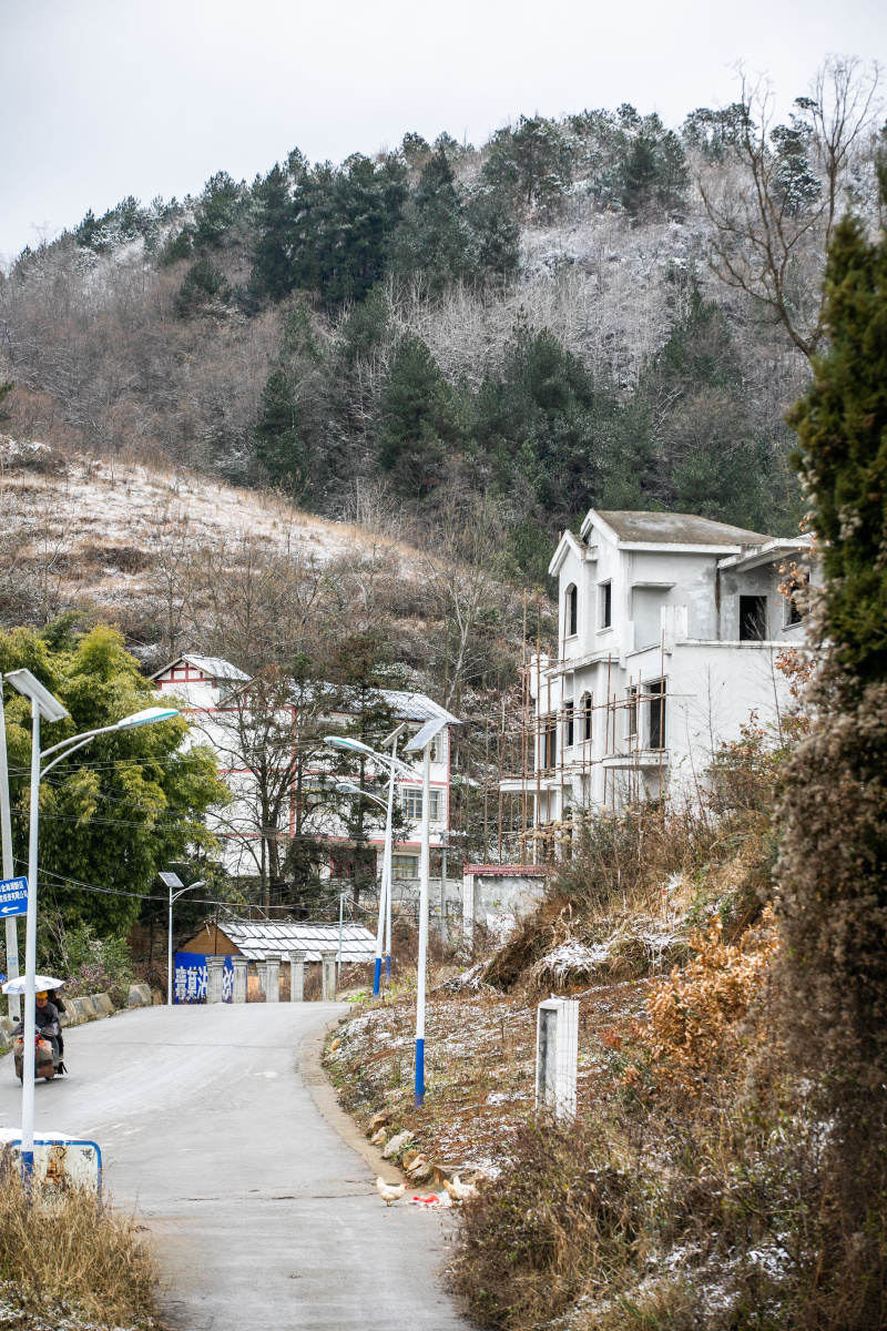 贵州毕节乡村雪景美如画