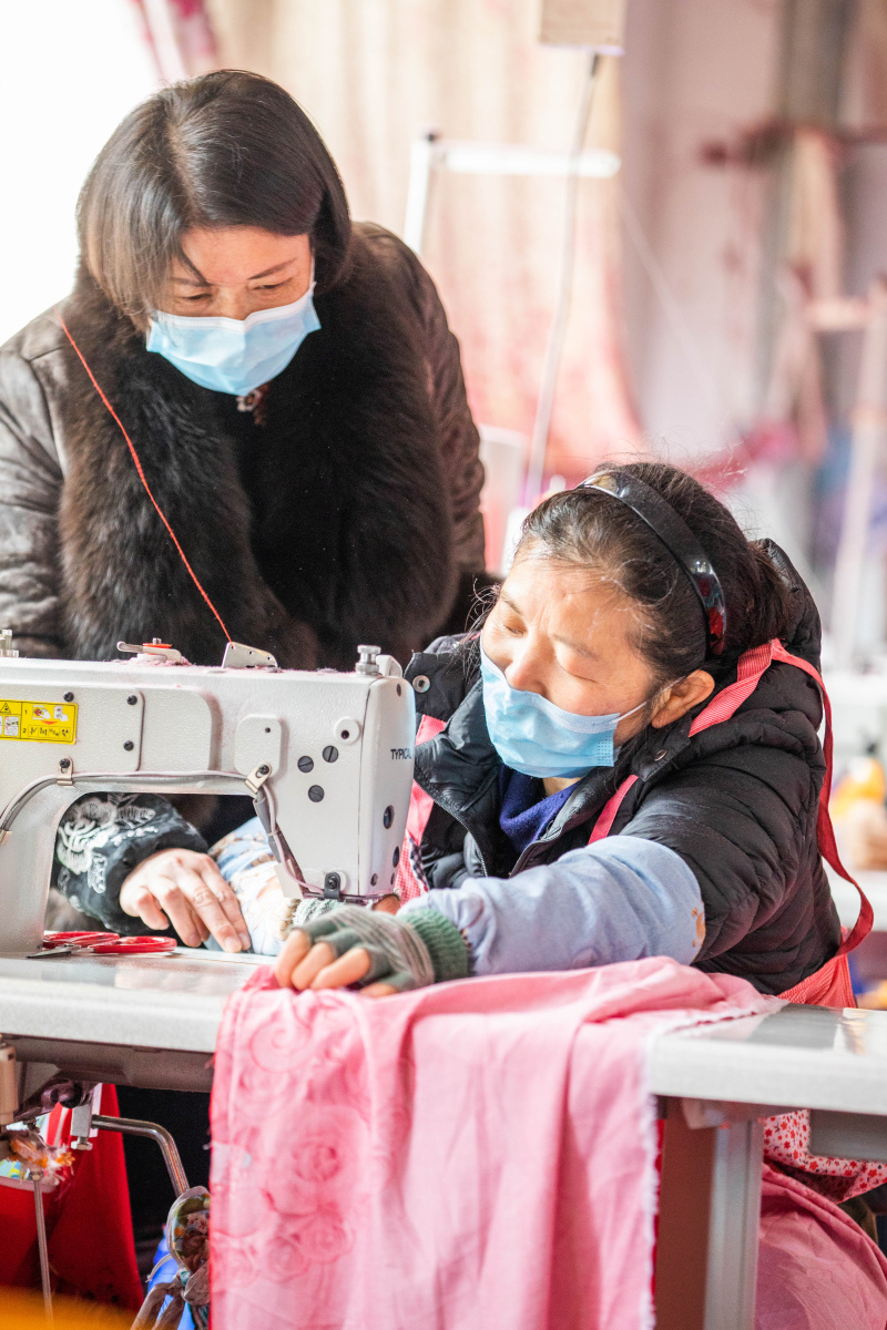 打工妹回乡在农村年入千万