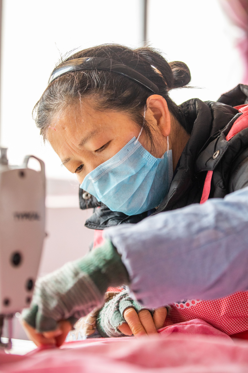 打工妹回乡在农村年入千万