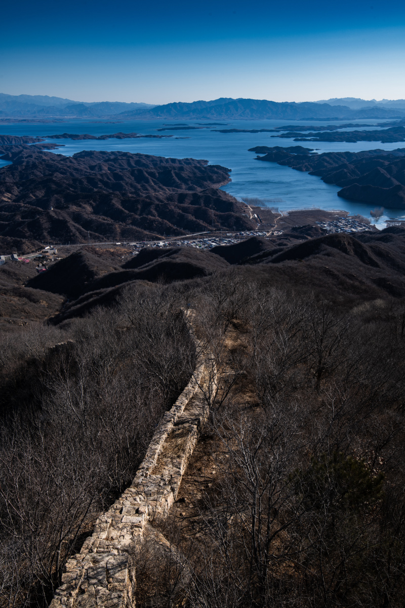 密云水库与长城石城墙风摄影蓝天碧水纪实风景