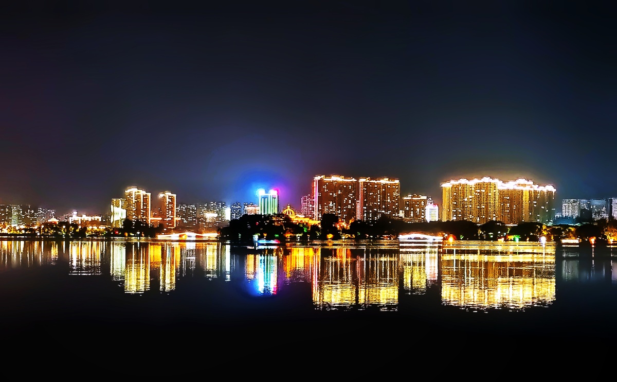 遗爱湖美丽夜景