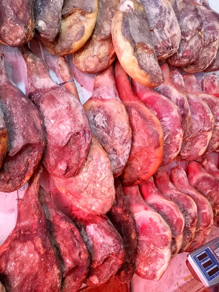 粮食有色彩 凉山州冕宁火腿