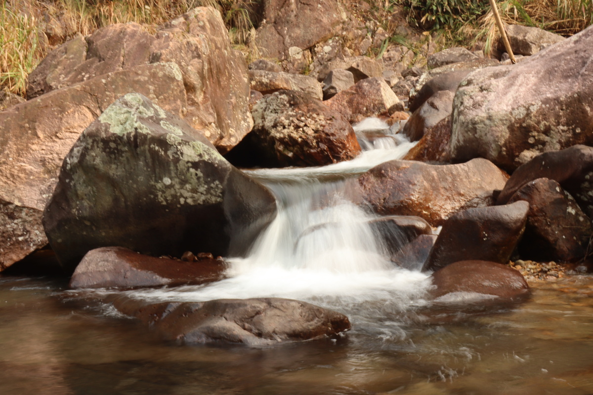 徒步穿越江山石鼓香溪峡谷