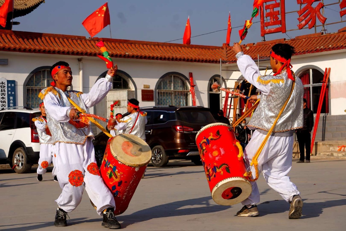 了黄河之滨兰州人的英雄气魄其风格独特具有浓厚的西北特色和艺术魄力