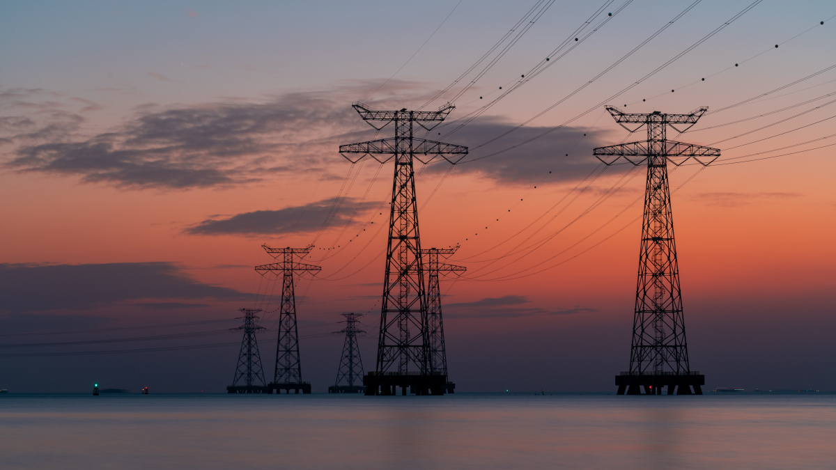 深圳 西湾 夕阳下的电塔