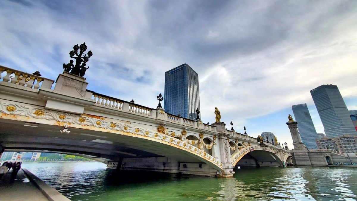 天津塞纳河畔的春水