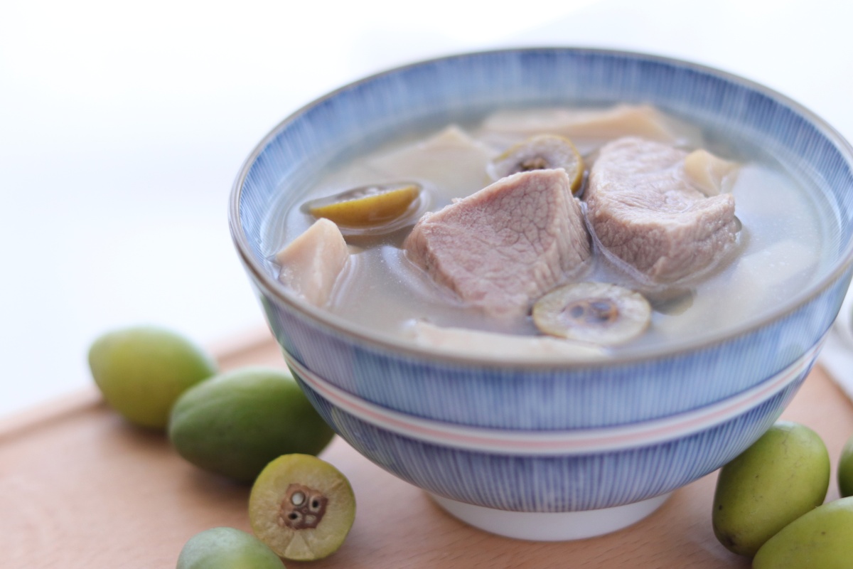 青橄榄煲响螺老火汤