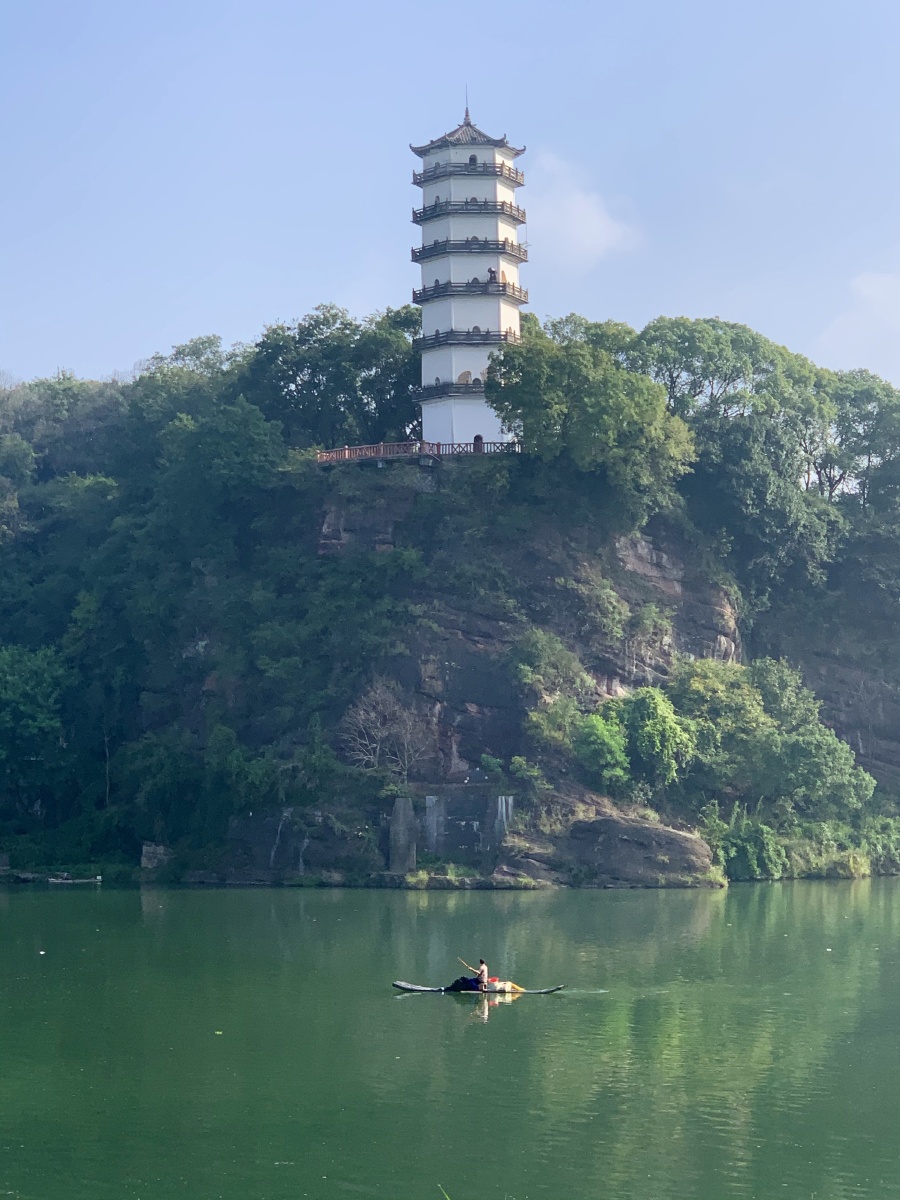 福建永安沙溪畔景色