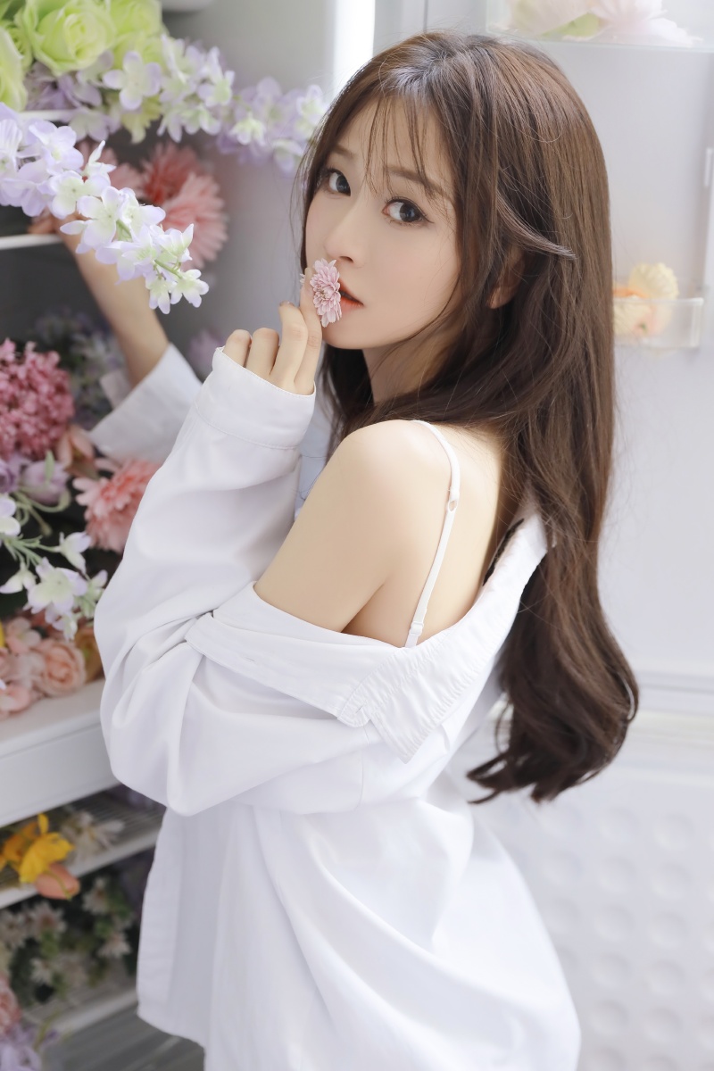 美貌犯规长的好看很了不起吗你这辈子最大的遗憾就是无法亲吻自己的脸