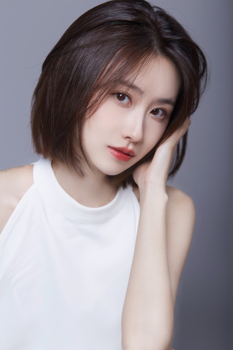 别轻易沦陷76清冷姐姐风棚拍韩系画报别把我放心里