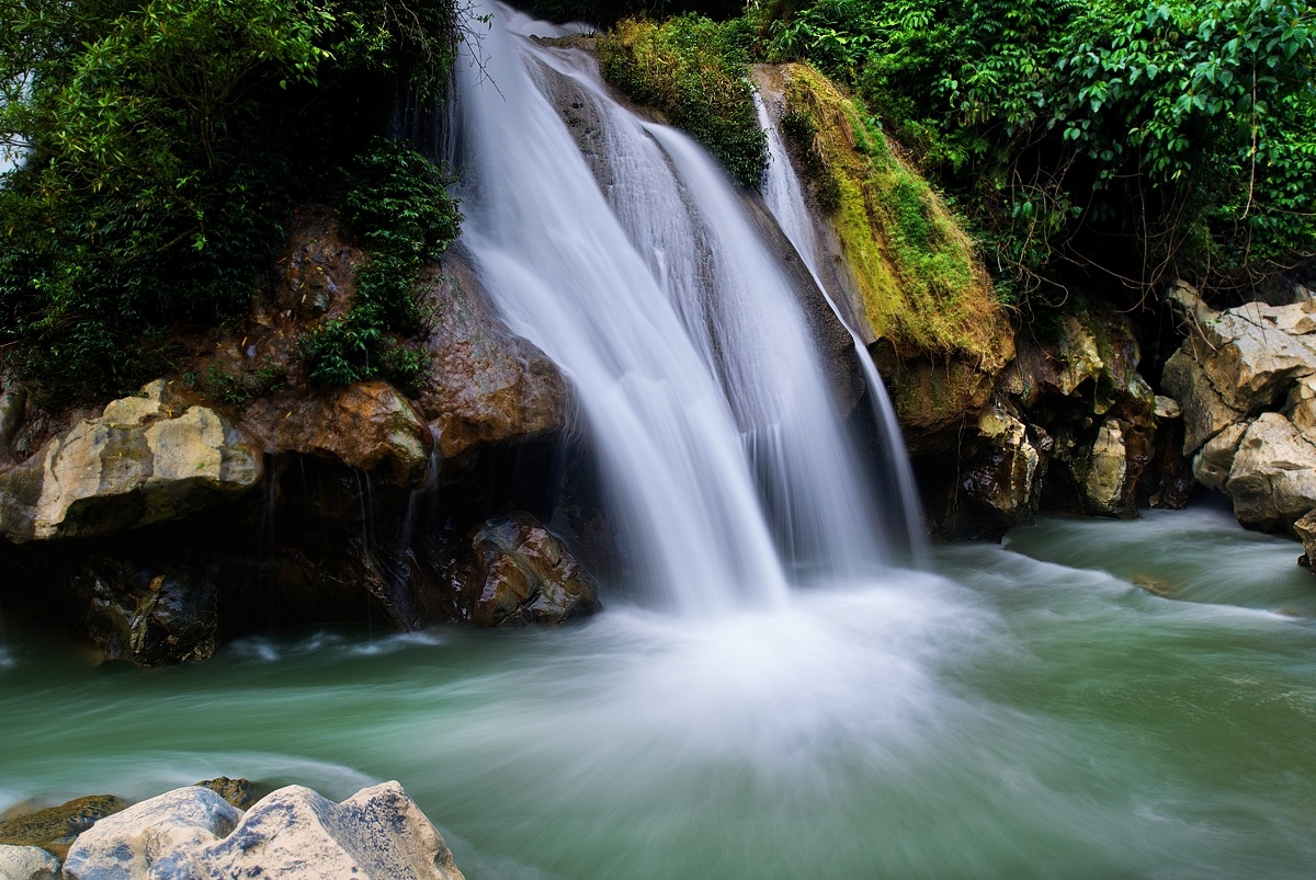 大围山花鱼洞瀑布