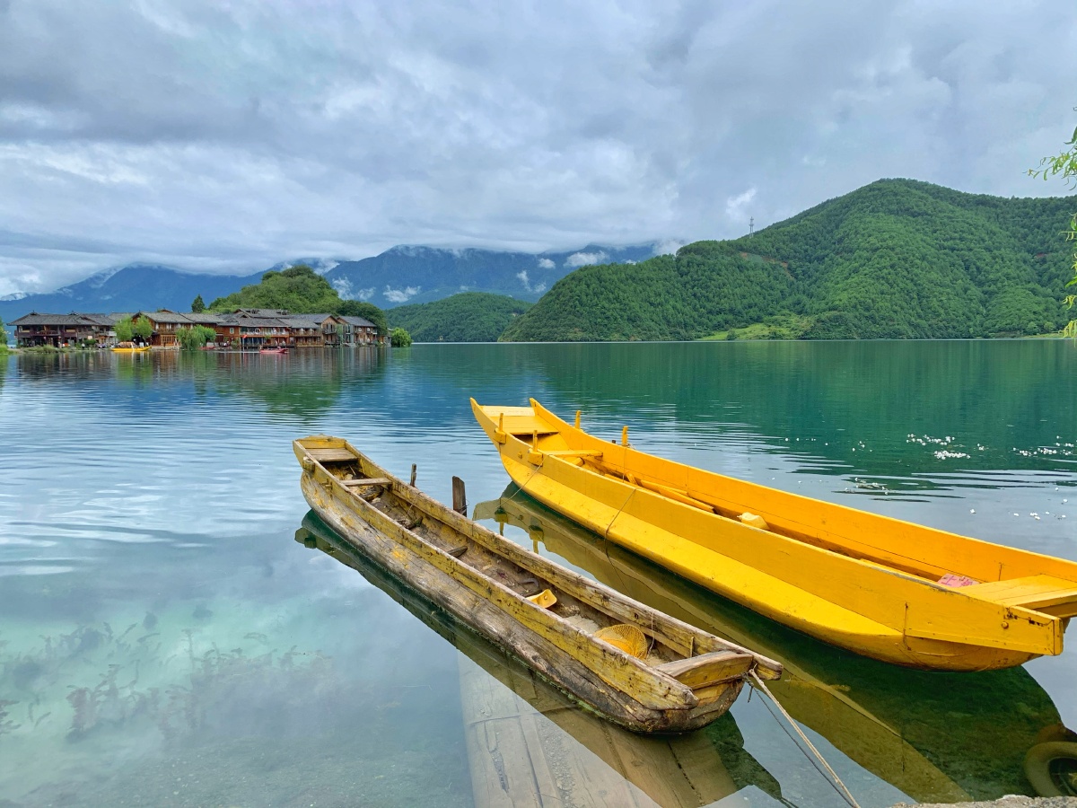 泸沽湖的小船