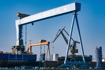 403224