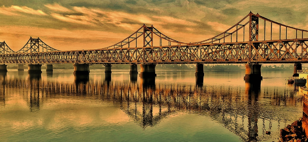 中朝边境鸭绿江大桥. - 摄影师157558418175833 - 图虫