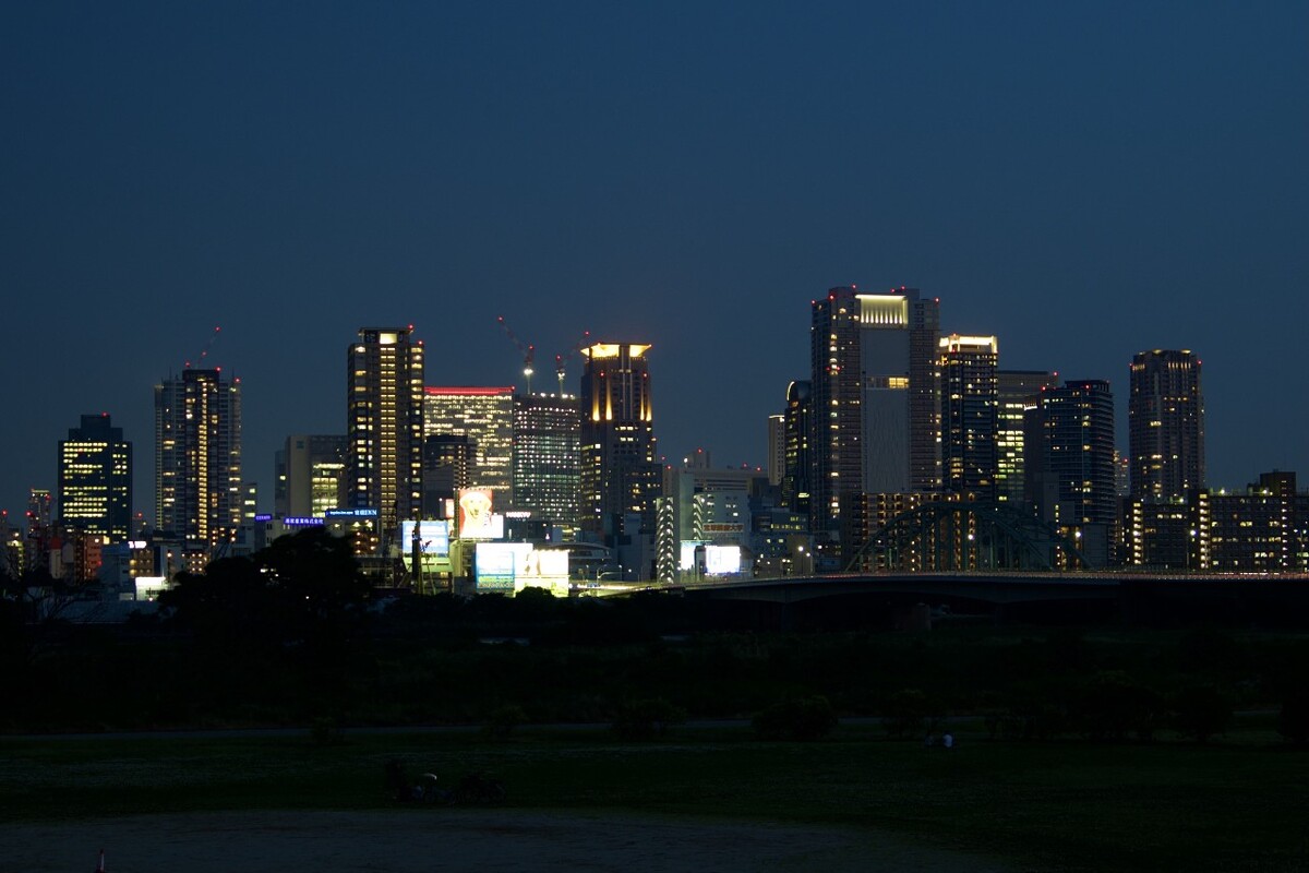 梅田夜色<br />
