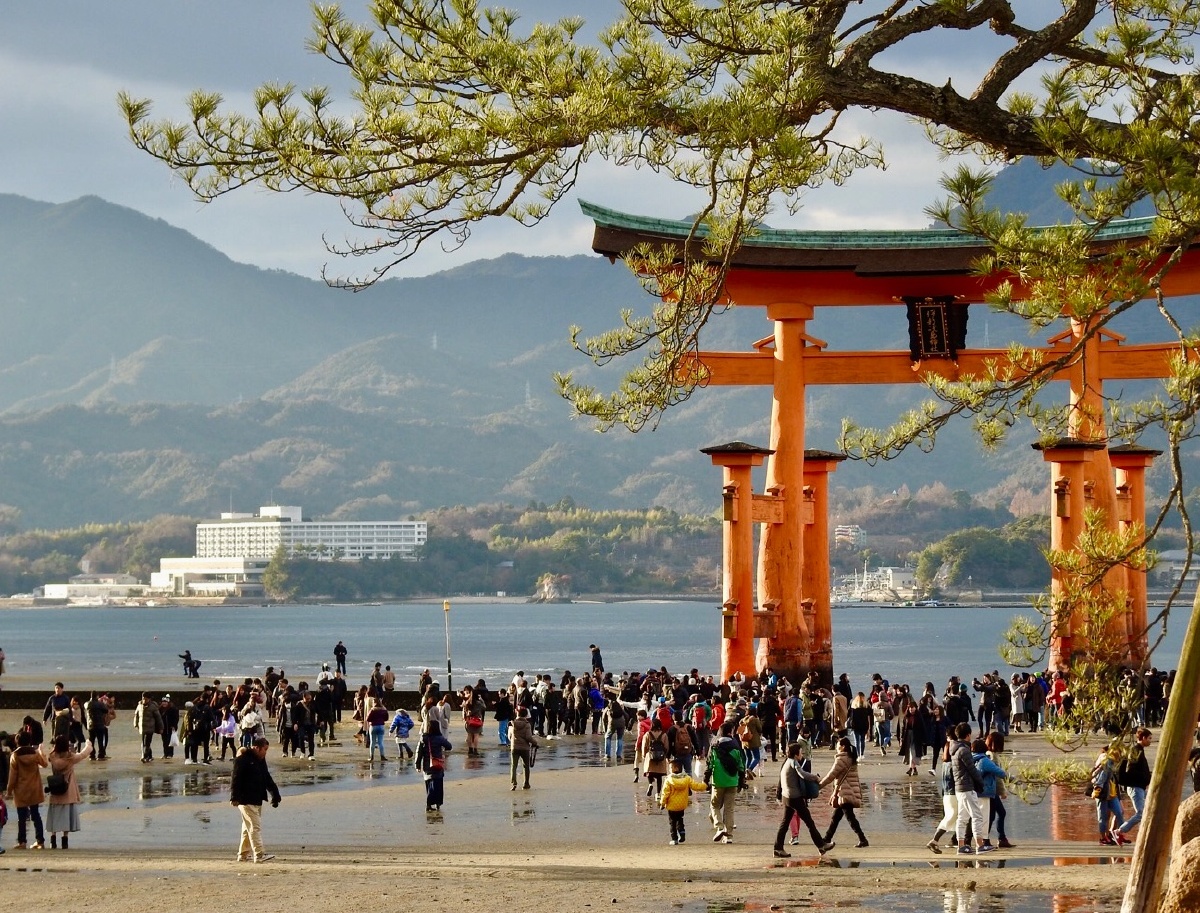 日本风情1大阪湾游船2姬路城3纪伊半岛游船4桥墩岩5雪国白川乡6大阪