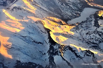日照金山