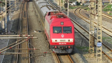 3122992