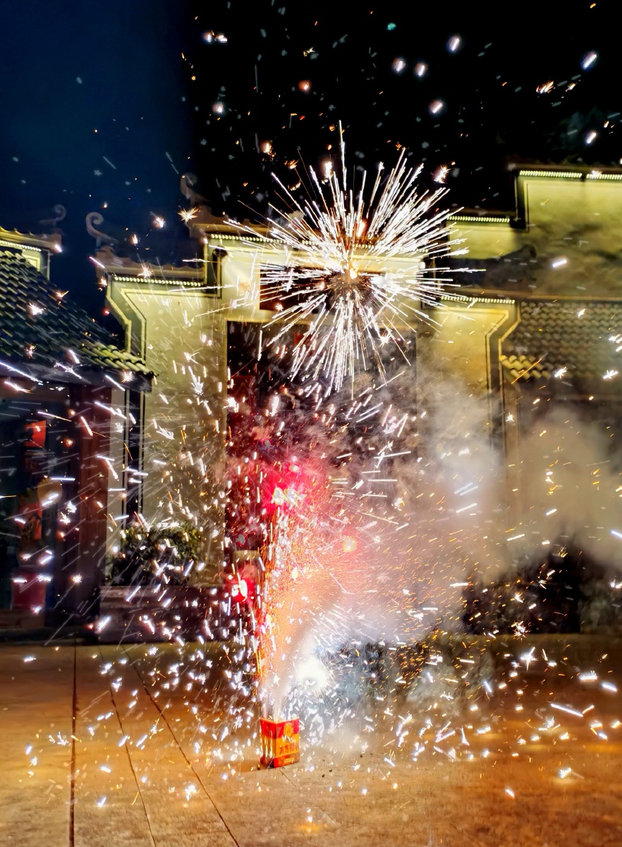 古城烟花摄于杭州梅城