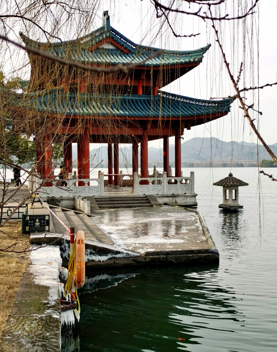 西湖翠光亭冬风光