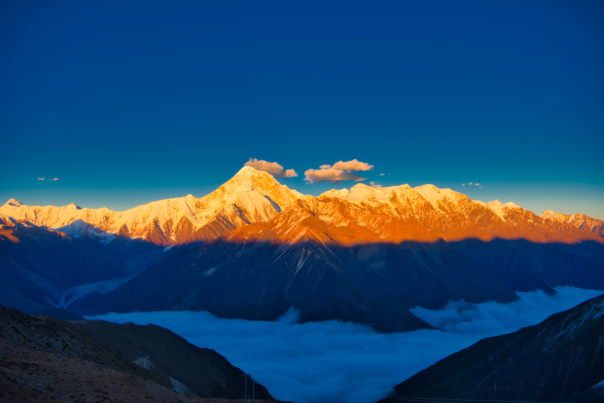 日落贡嘎子梅垭口