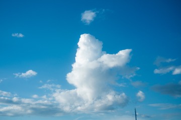 647861