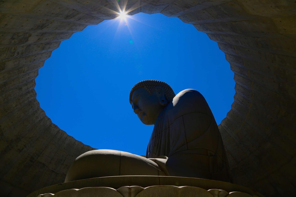 名家名筑安藤忠雄99头大仏北海道