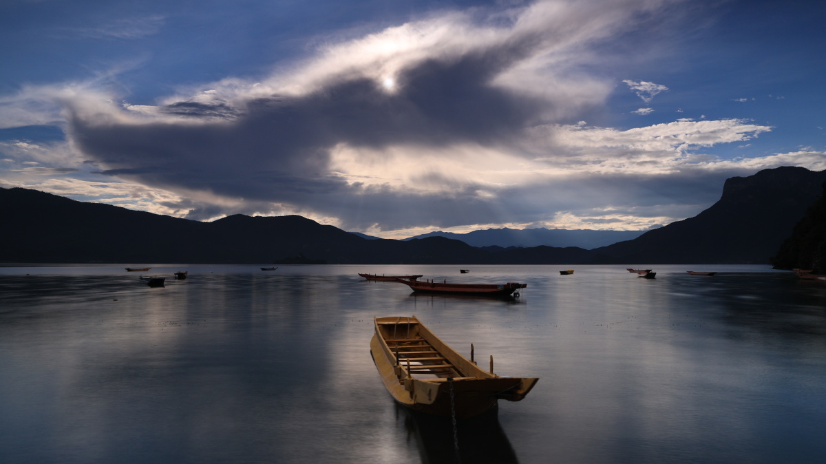 泸沽湖女神湾日落