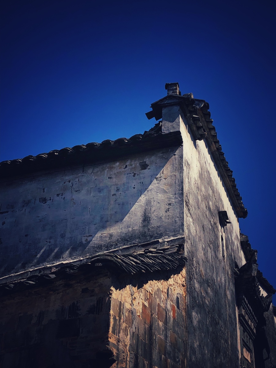 屋檐- 船长_光之舰 - 图虫