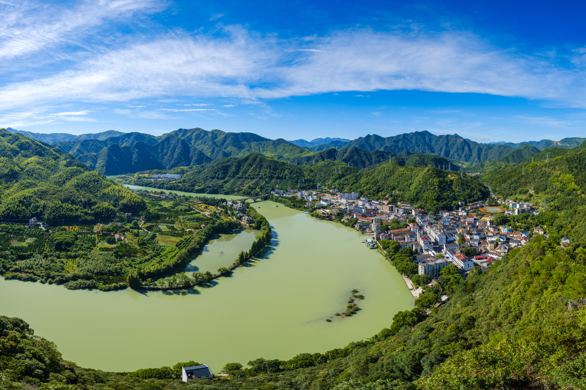 2020年8月俯瞰乌溪江畔湖南镇