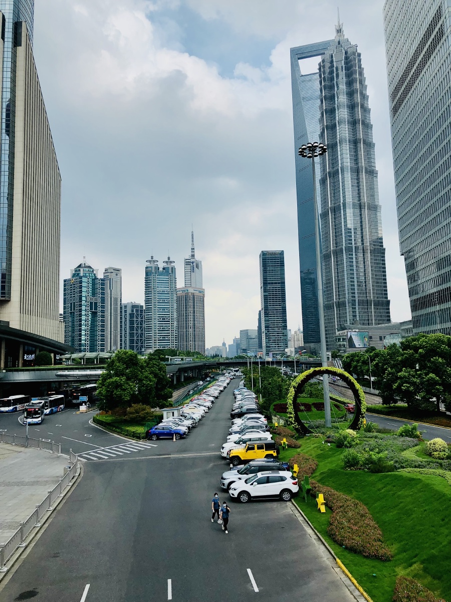 今日陆家嘴建筑道路汽车人文色彩纪实街拍